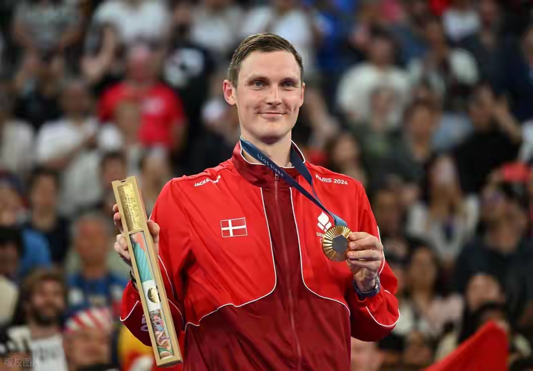 中国羽毛球队完胜法国羽毛球队，安赛龙惊艳世界