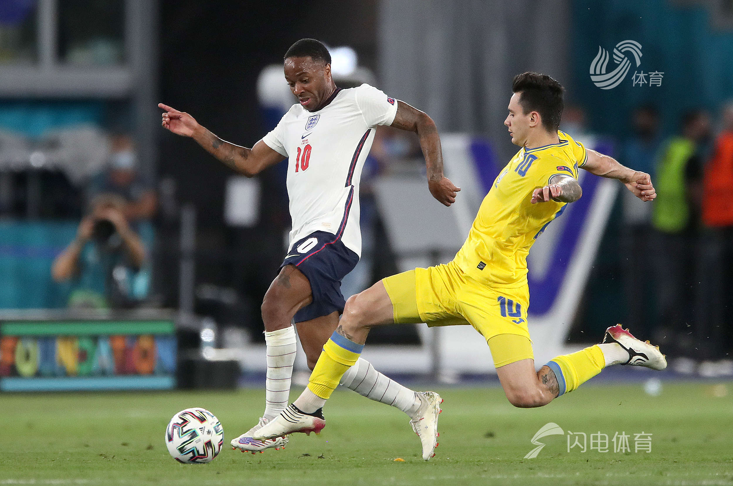 英格兰队横扫奥地利队，林高远关键制胜