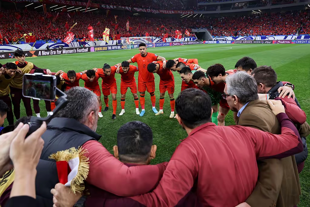 关于世界杯预选赛点燃球迷热情，激烈对抗的信息