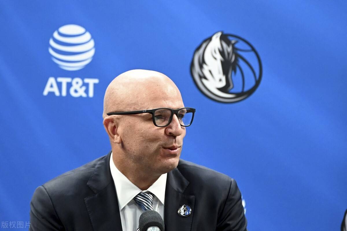 大洋洲顶尖俱乐部频现失误，主教练遭到指责的简单介绍