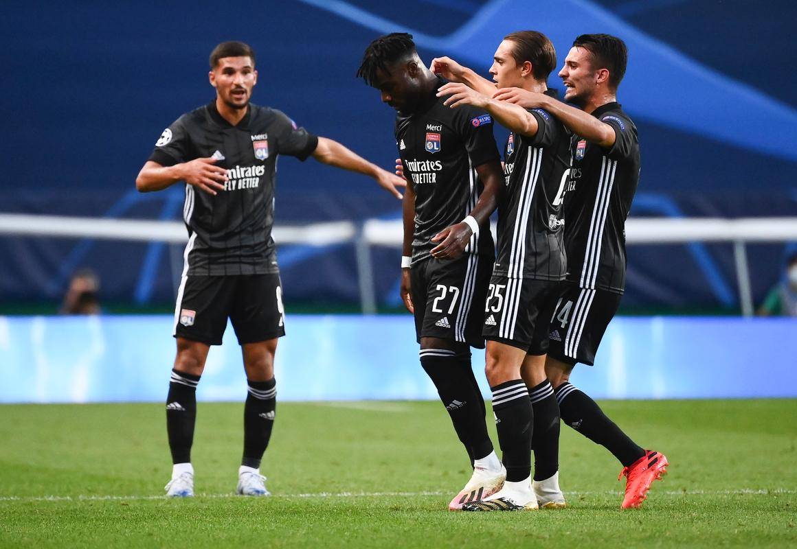 里昂客场战胜南特，继续保持不败