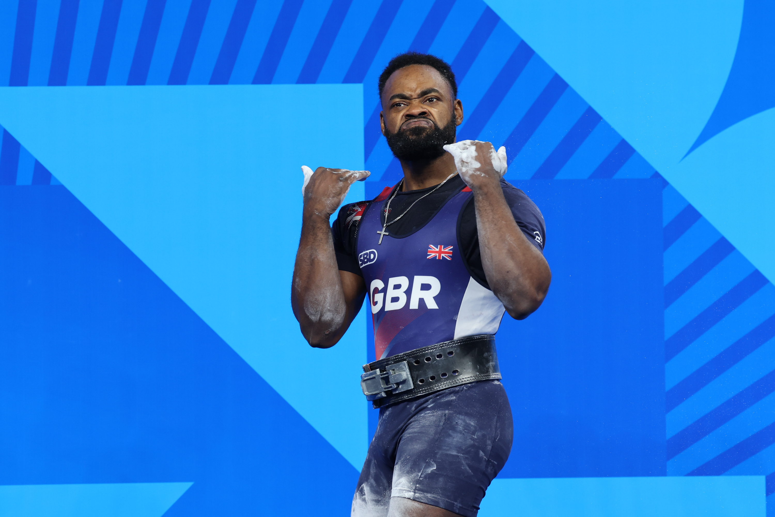 英国选手在田径比赛中奋勇拼搏