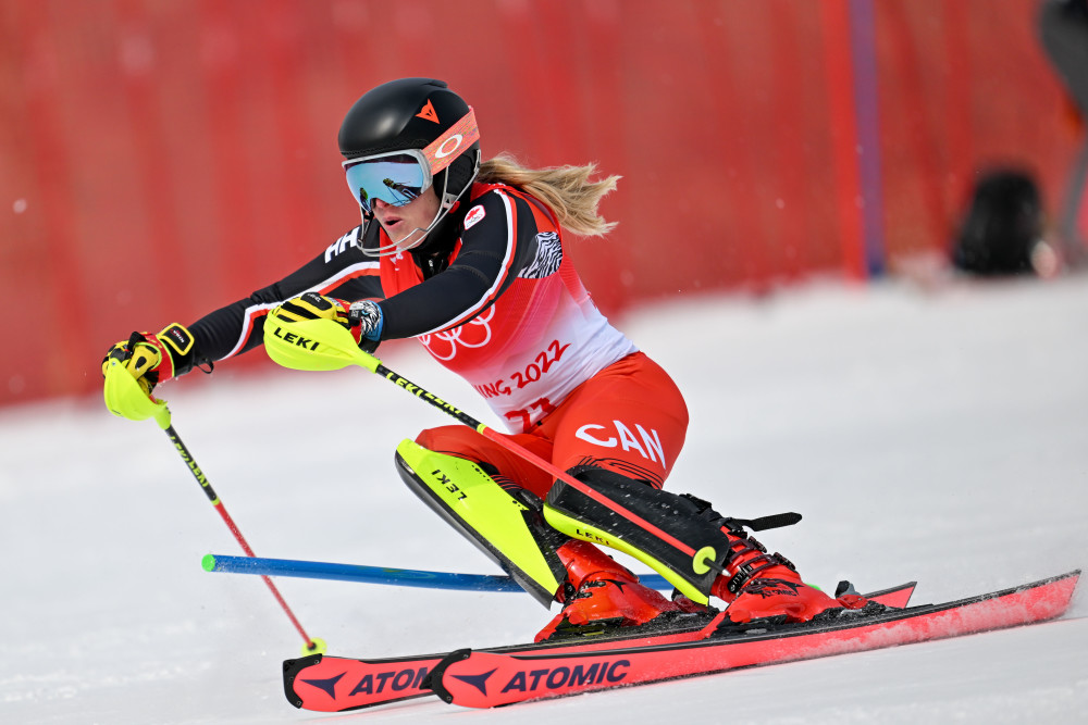奥地利女子滑雪摘金，风姿绰约的简单介绍