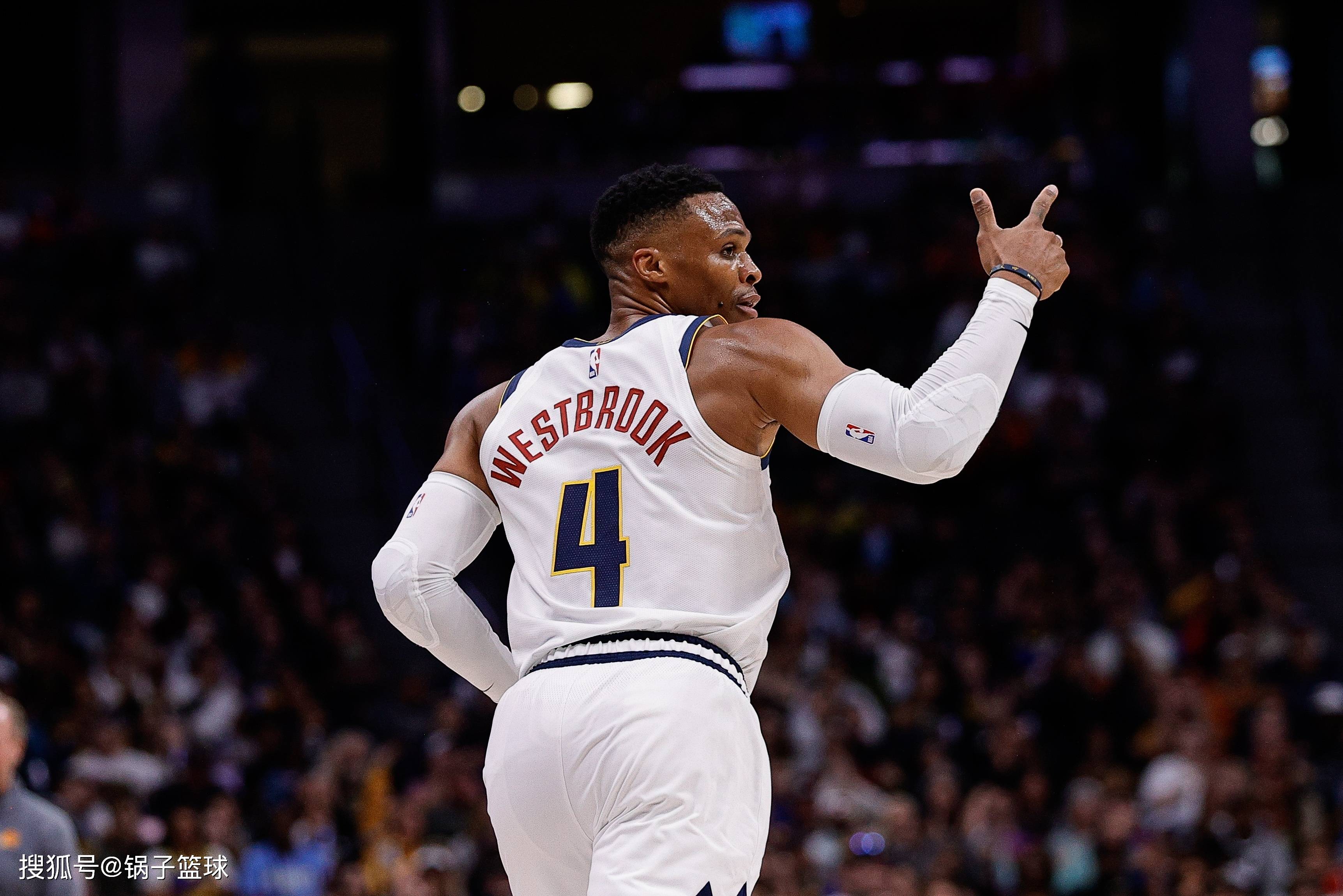 NBA球员因个人原因暂停比赛